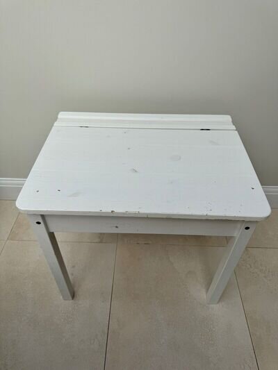 White desk kids size with flip up top