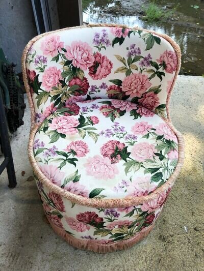 Antique vintage slipper bedroom chair frills upholstered